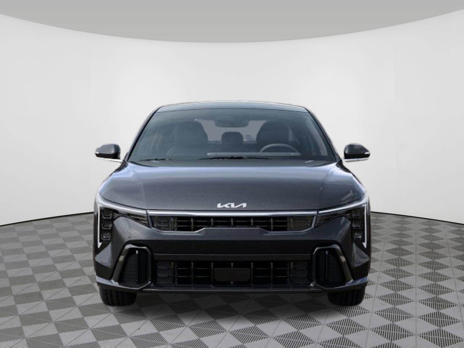 2025 Kia K4 GT-Line photo 2