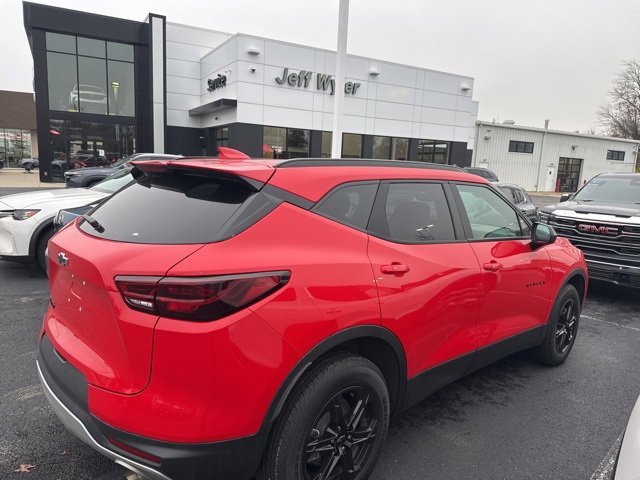 2024 Chevrolet Blazer 2LT photo 2