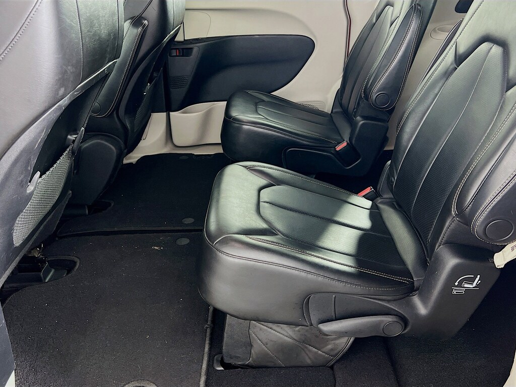 Used 2020 Chrysler Voyager LXI Van Passenger Van