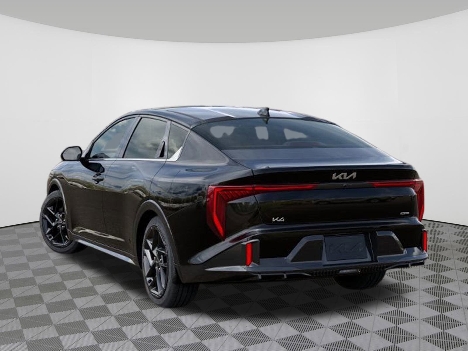 2025 Kia K4 GT-Line Turbo photo 3