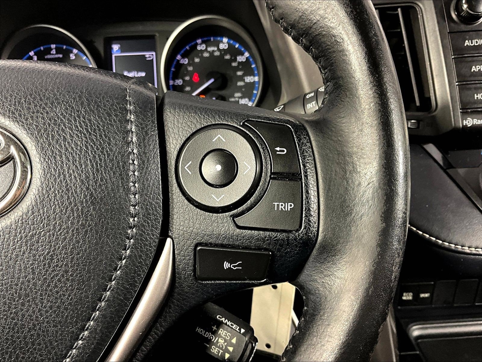 2017 Toyota RAV4 XLE - Photo 11