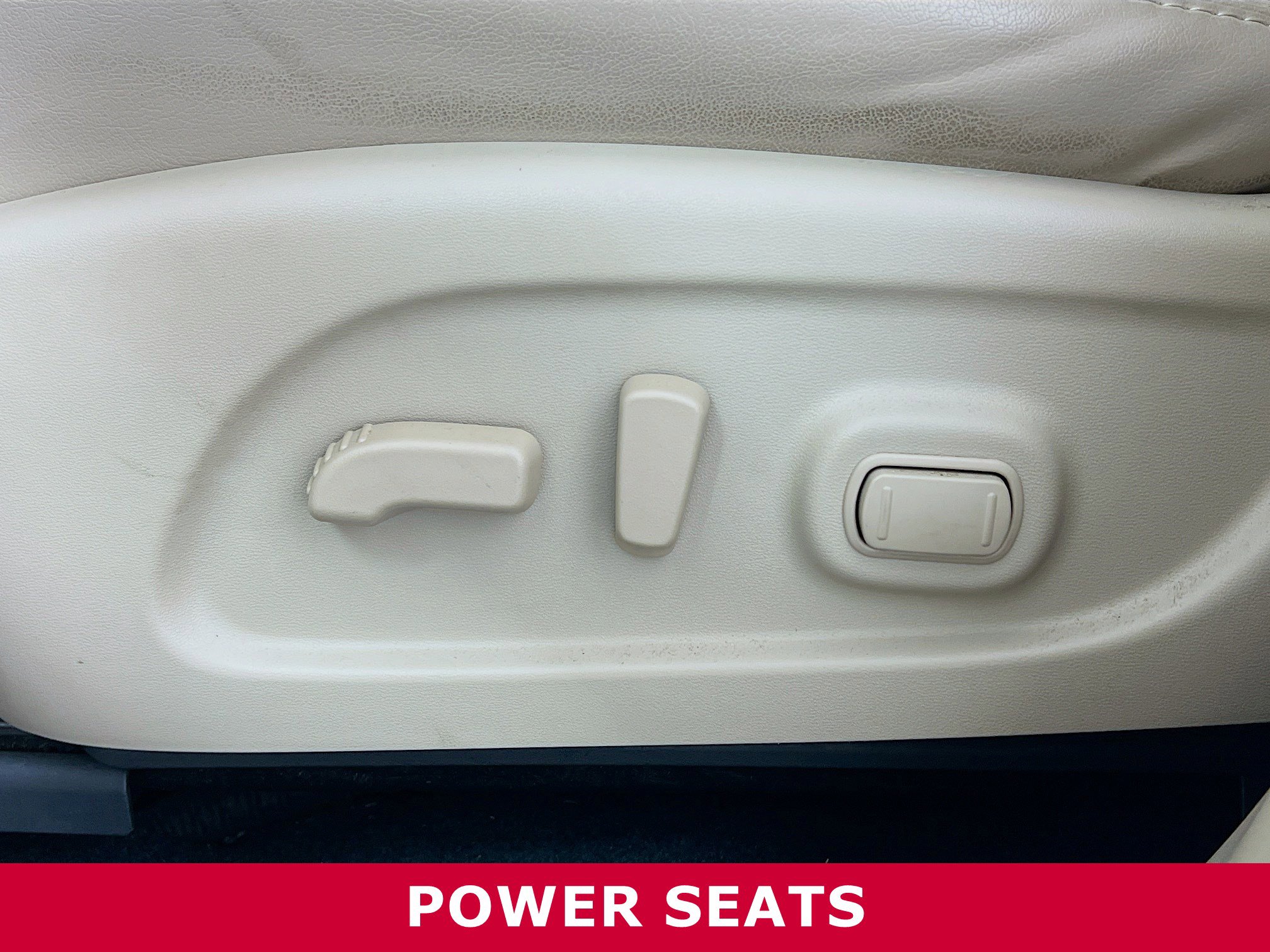 2020 Nissan Pathfinder SL photo 3