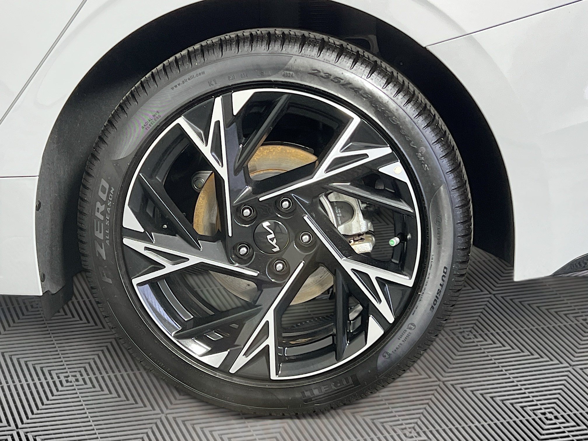 2025 Kia K5 GT-Line - Photo 36