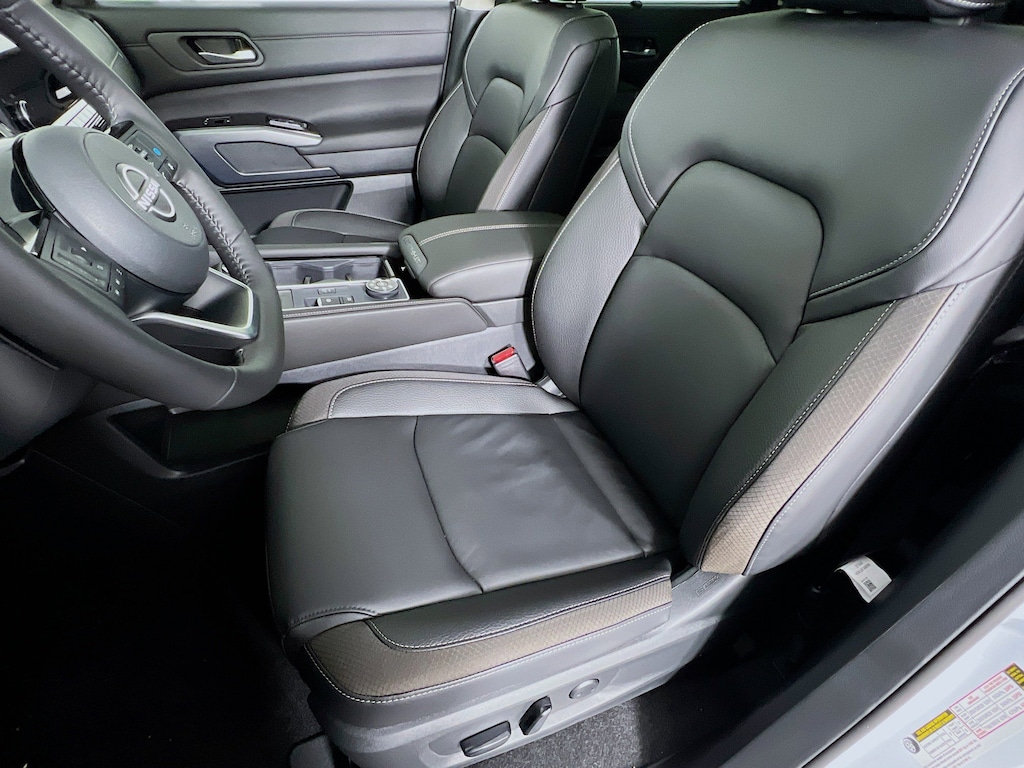 New 2025 Nissan Pathfinder SL SUV