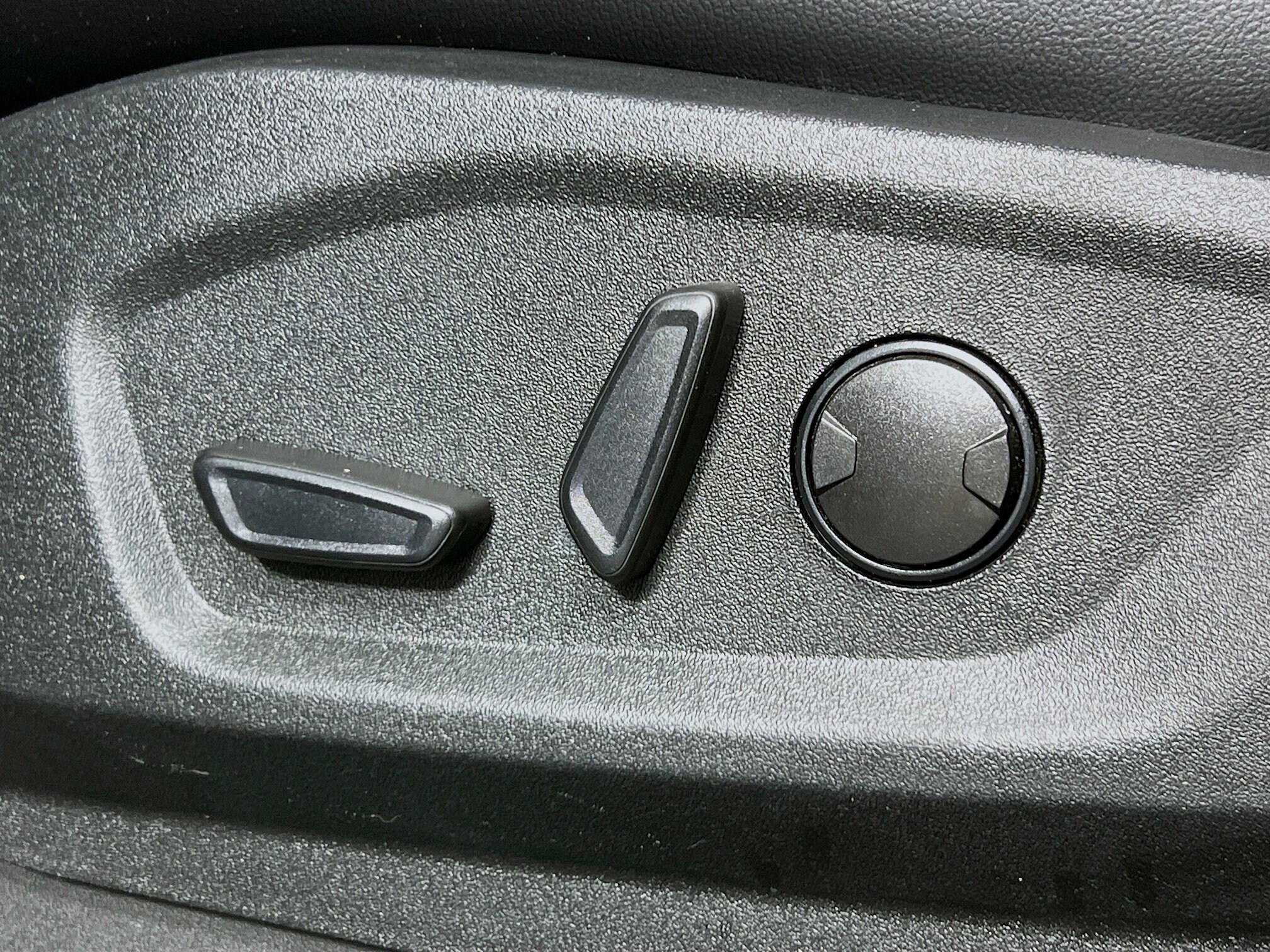 2022 Ford Edge ST photo 4