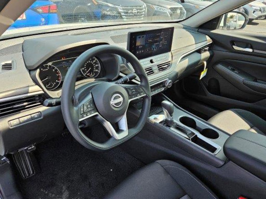 New 2025 Nissan Altima SV Sedan