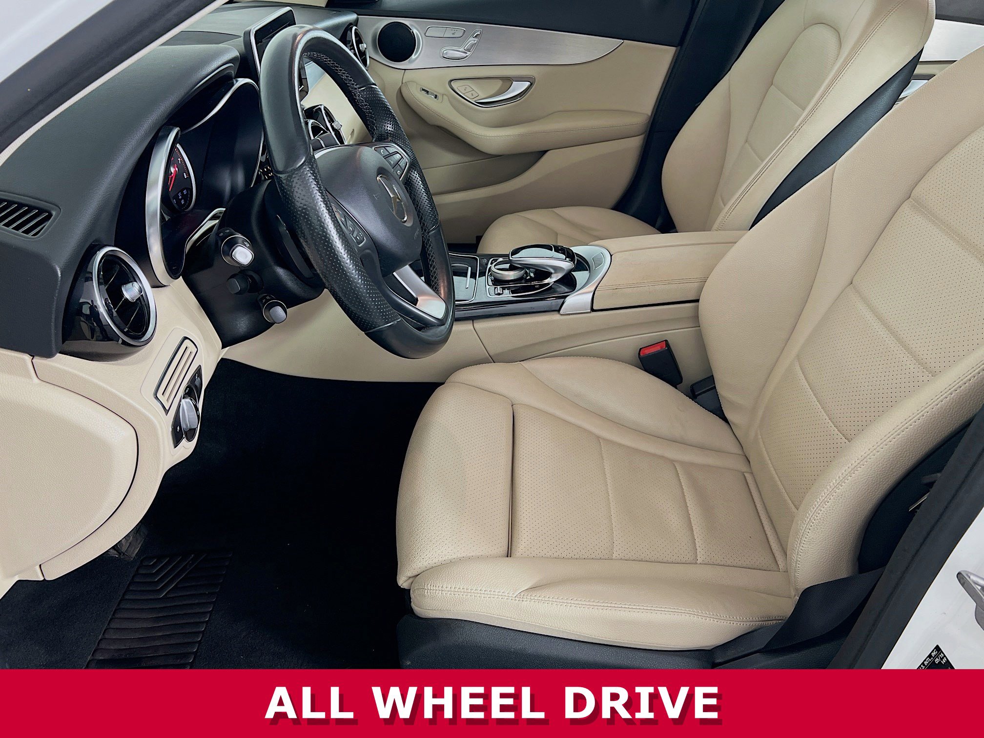 2016 Mercedes Benz C 300 Sedan photo 3