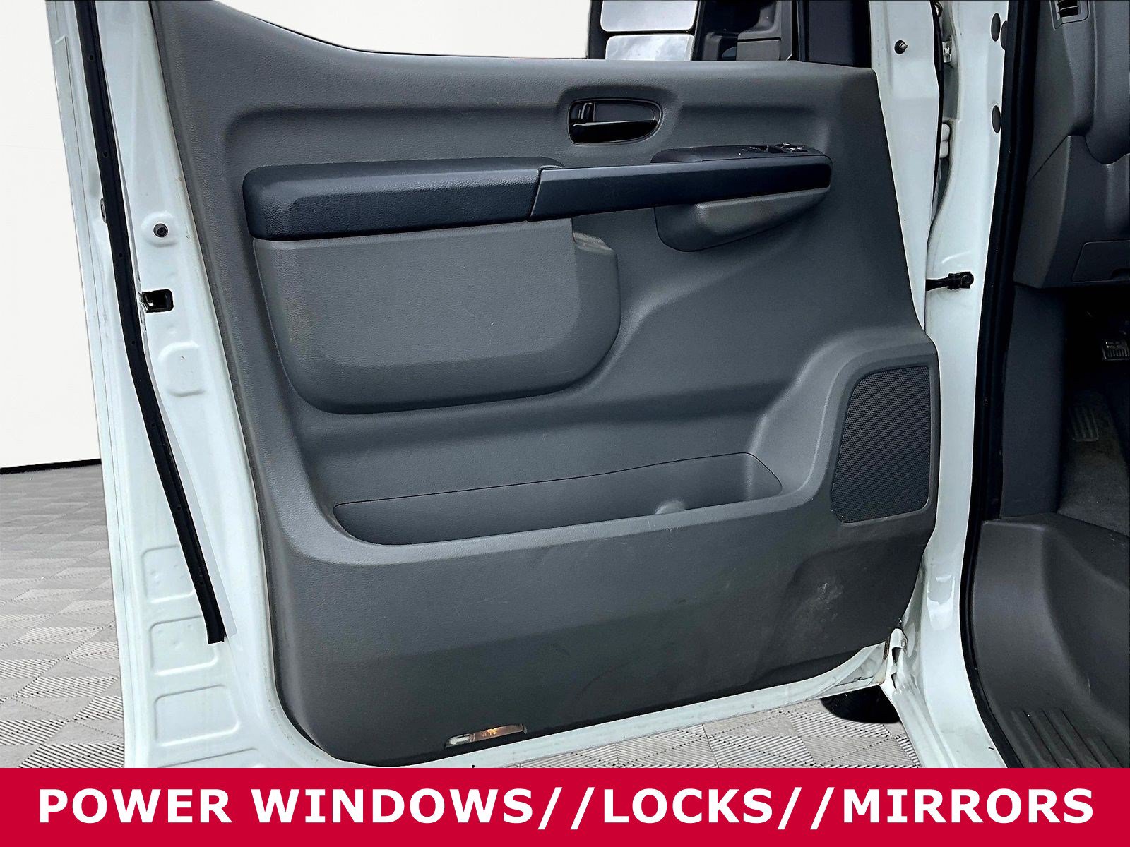 2016 Nissan NV Passenger SV - Photo 22