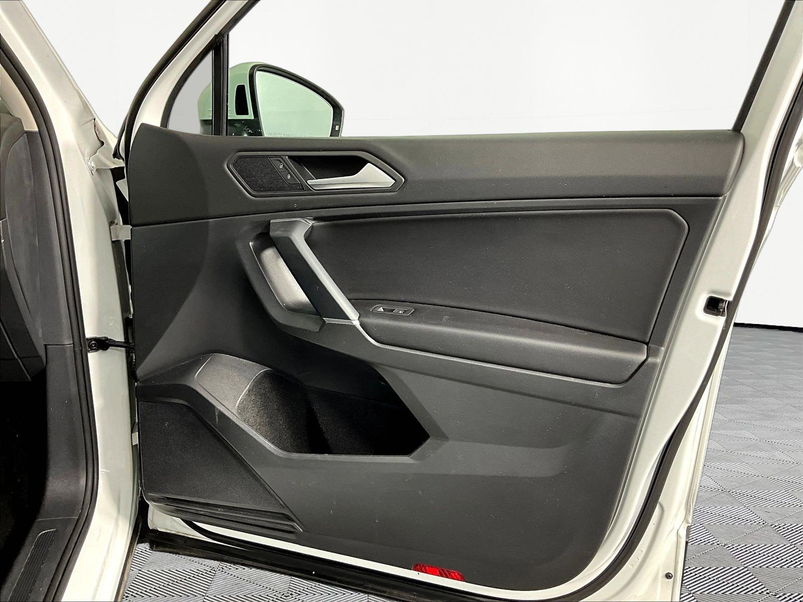 2020 Volkswagen Tiguan SEL - Photo 25