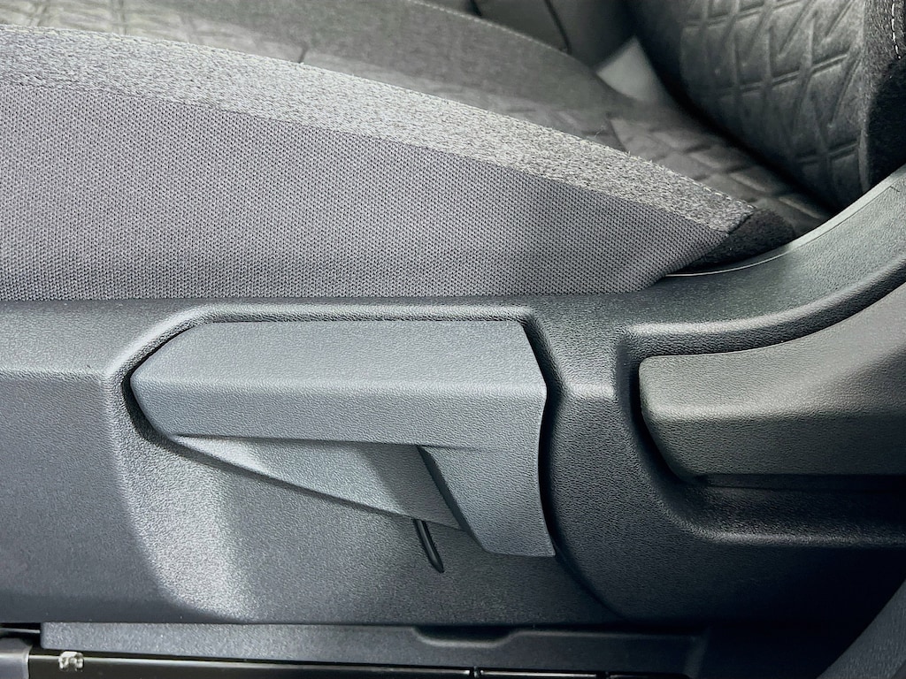 New 2025 Nissan Kicks SV SUV