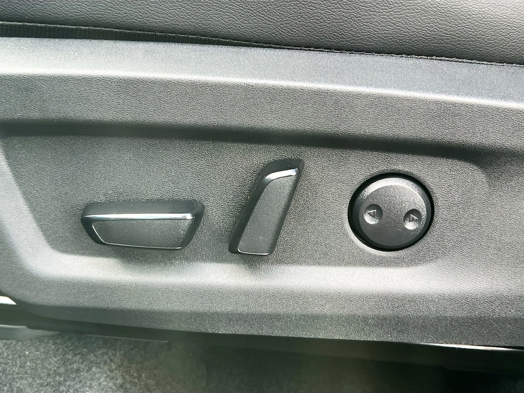 New 2025 Nissan Murano SV SUV