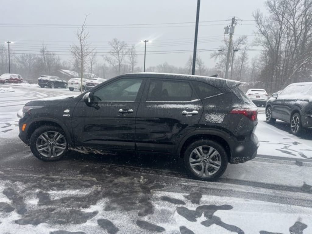 Used 2021 Kia Seltos LX SUV