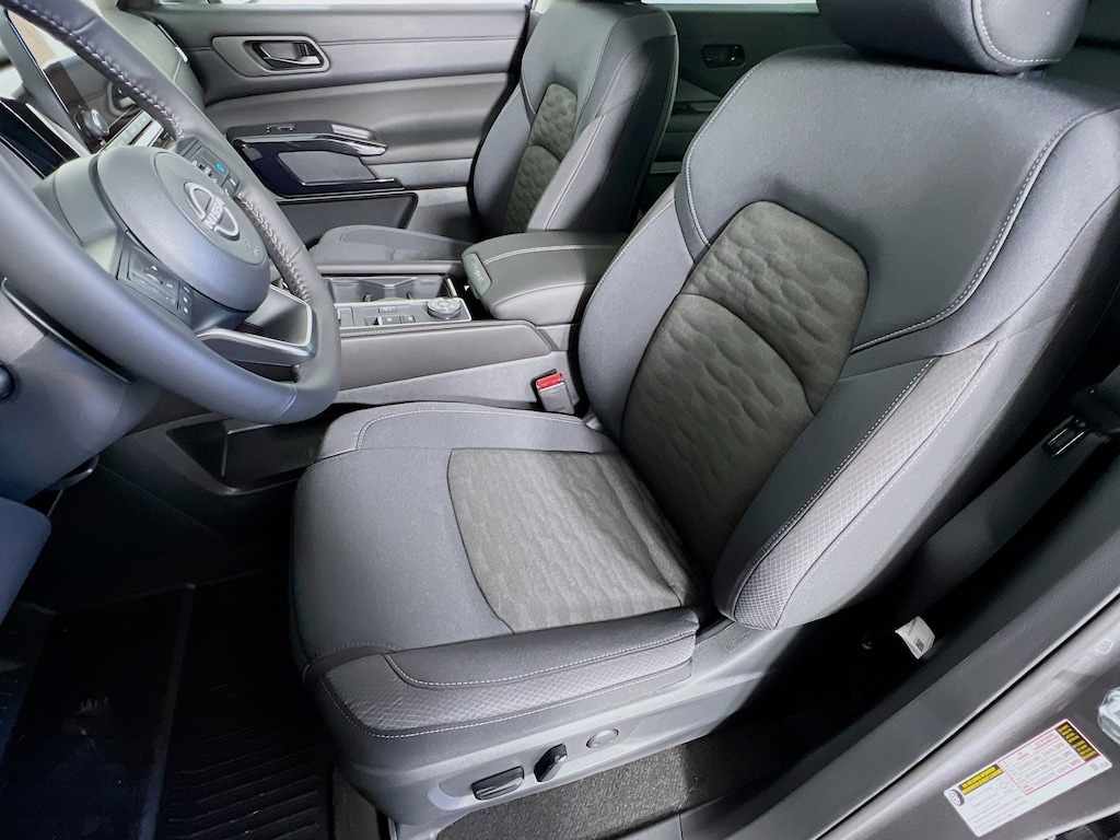 New 2025 Nissan Pathfinder SV SUV