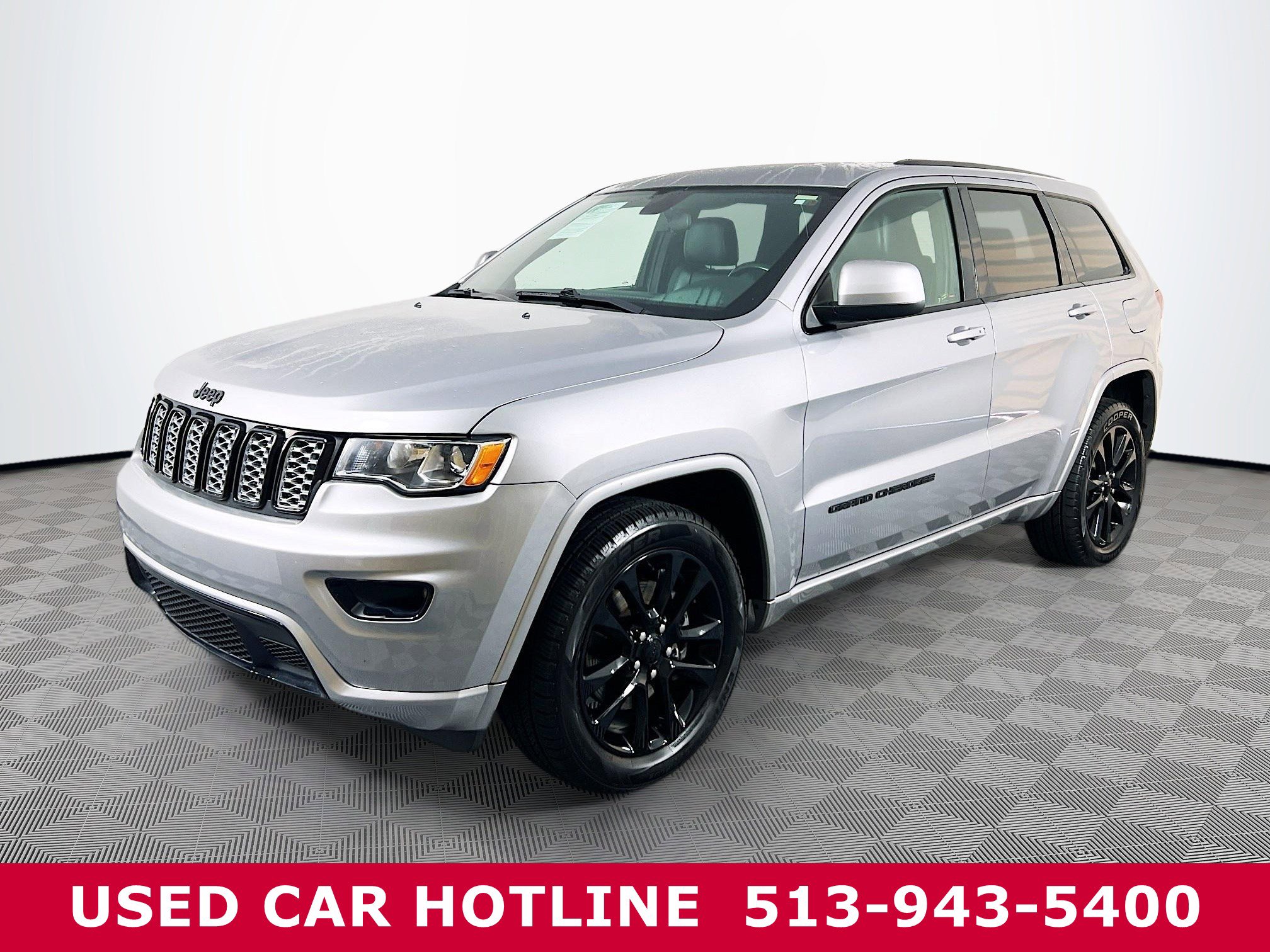 2021 Jeep Grand Cherokee Laredo X photo 2
