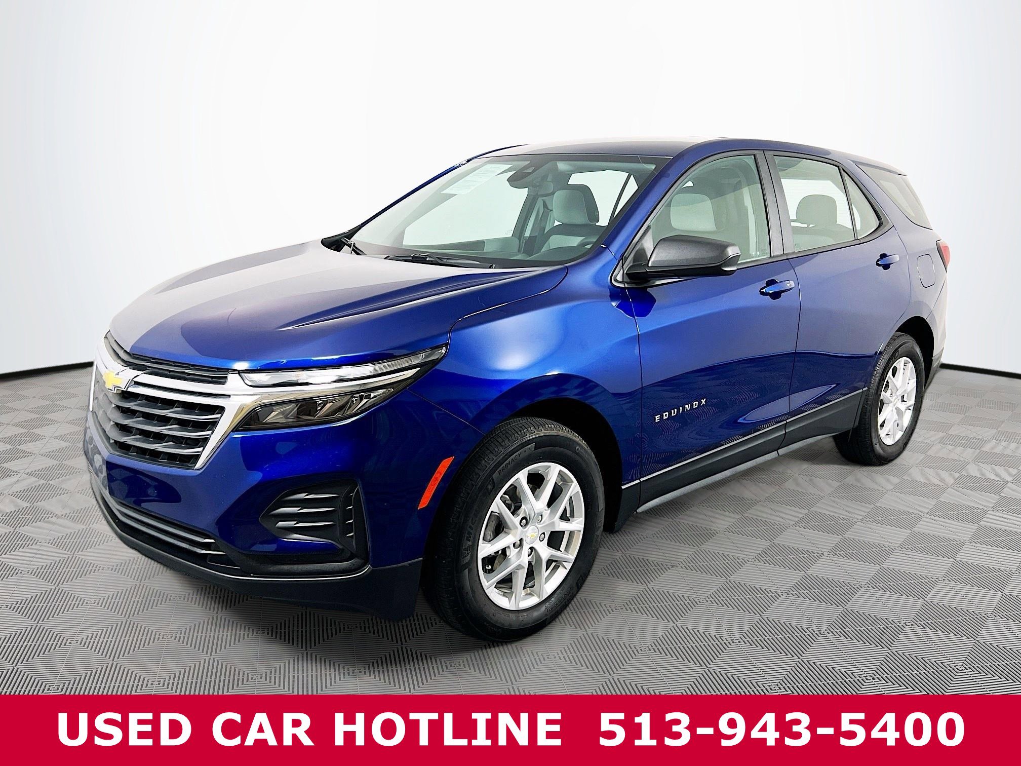 2022 Chevrolet Equinox LS photo 2