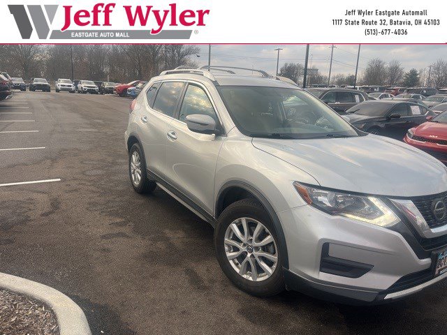 2018 Nissan Rogue SV's photo