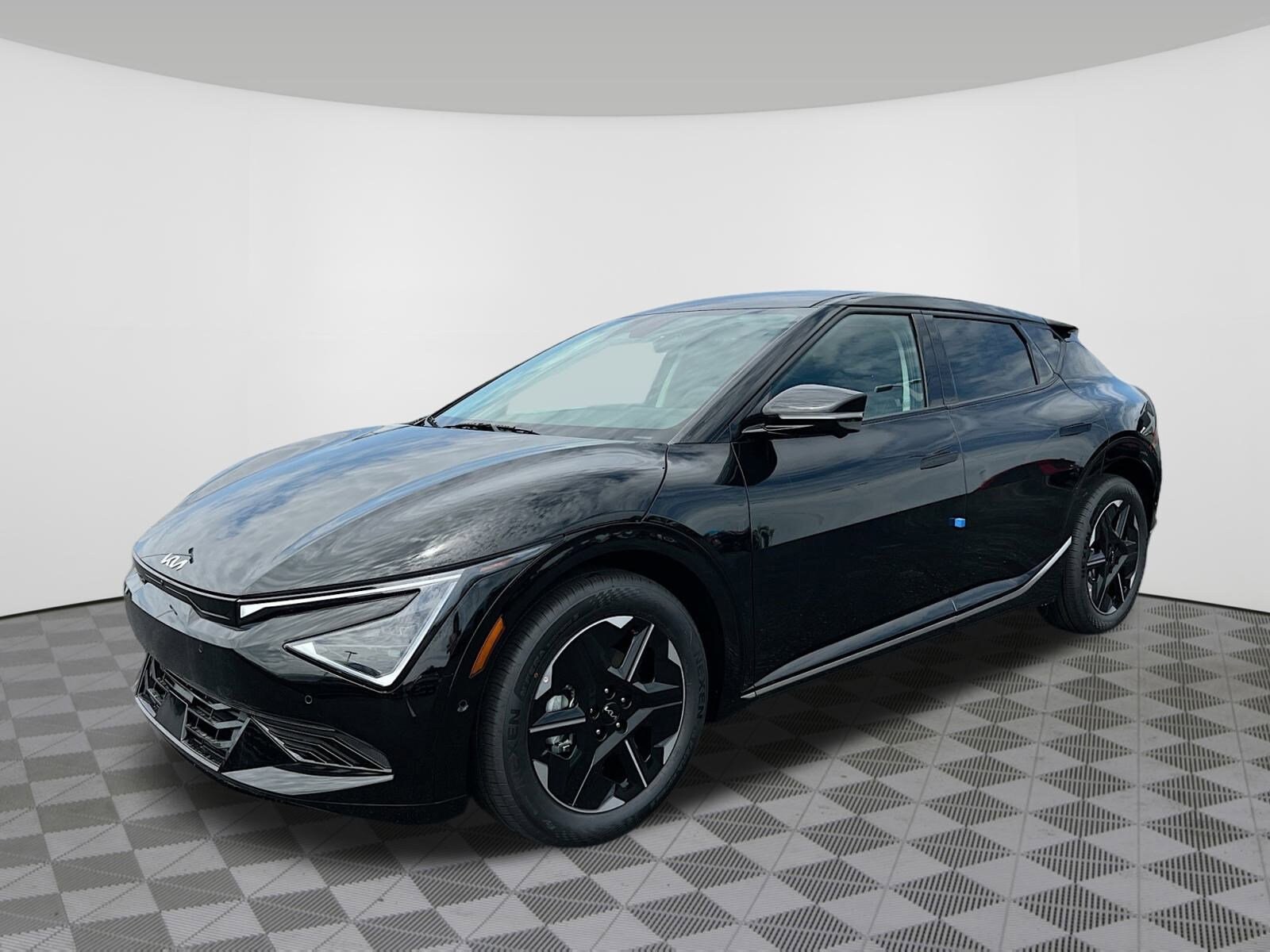 2025 Kia EV6 Wind photo 2