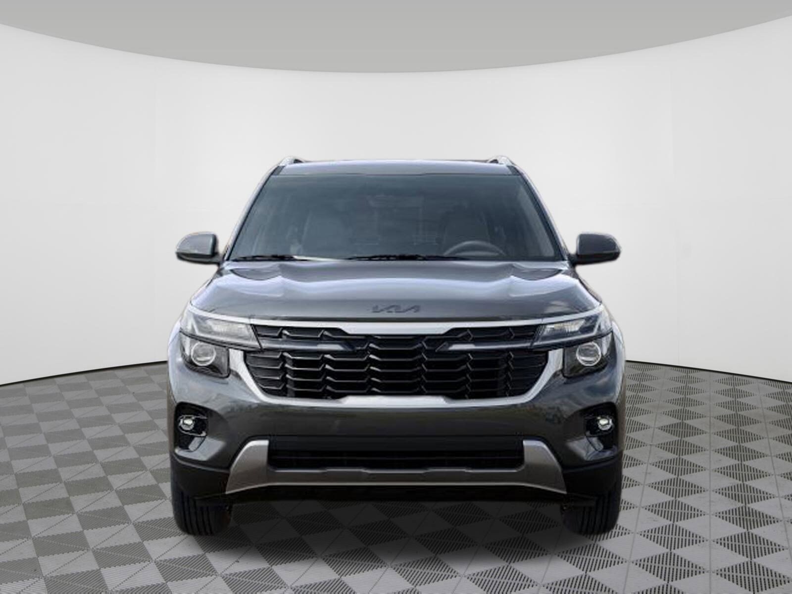 2025 Kia Seltos S photo 2