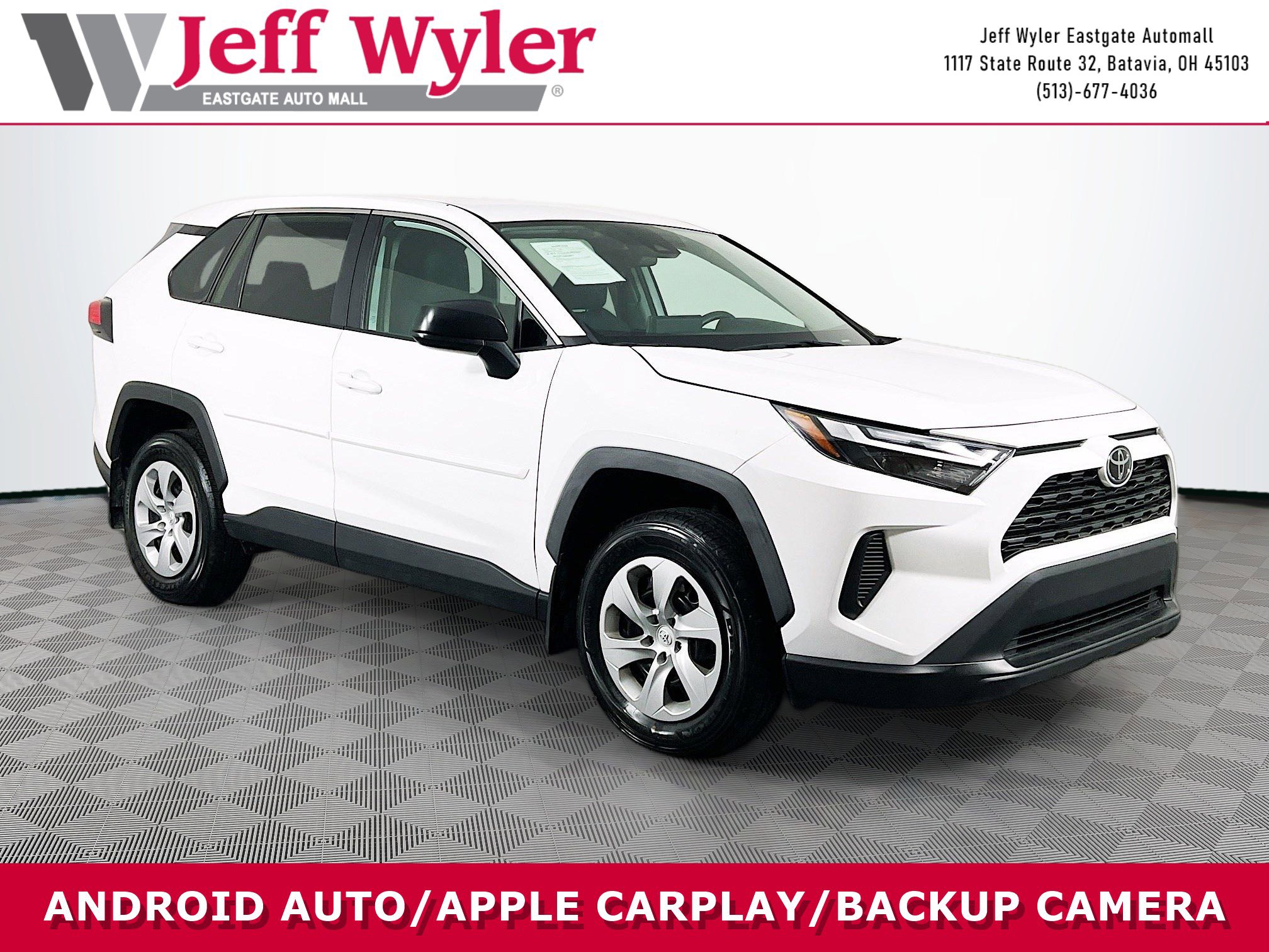 2024 Toyota RAV4 LE's photo