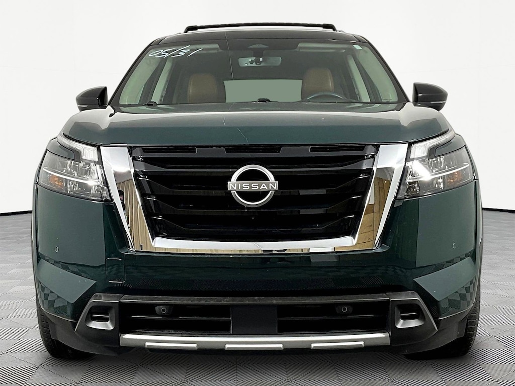 Used 2024 Nissan Pathfinder Platinum SUV