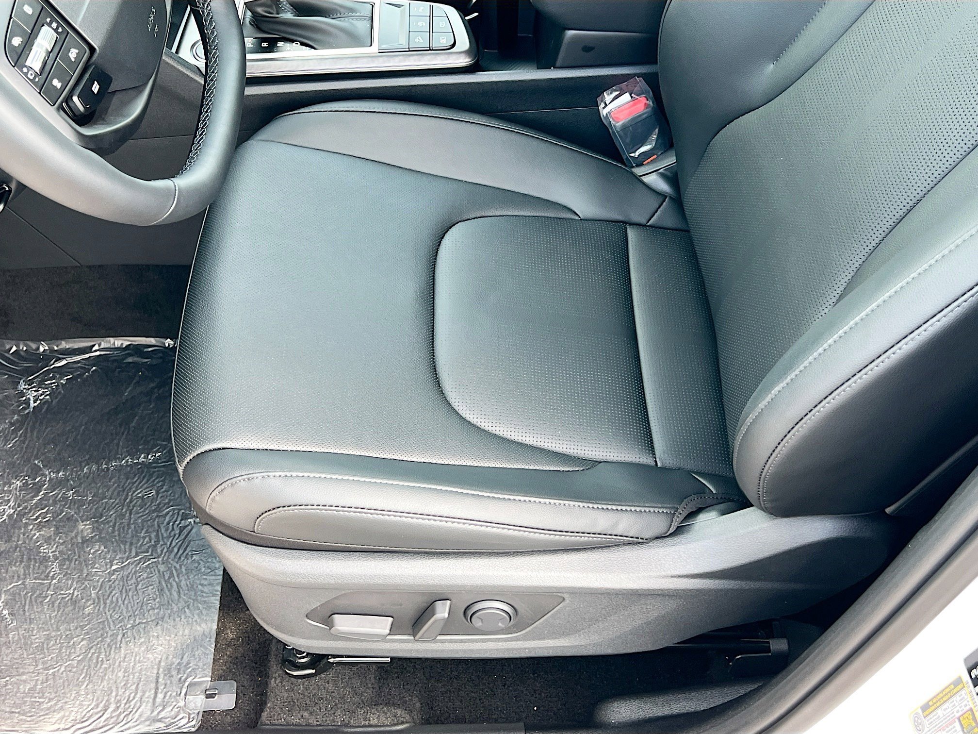 2026 Kia Sportage SX photo 4