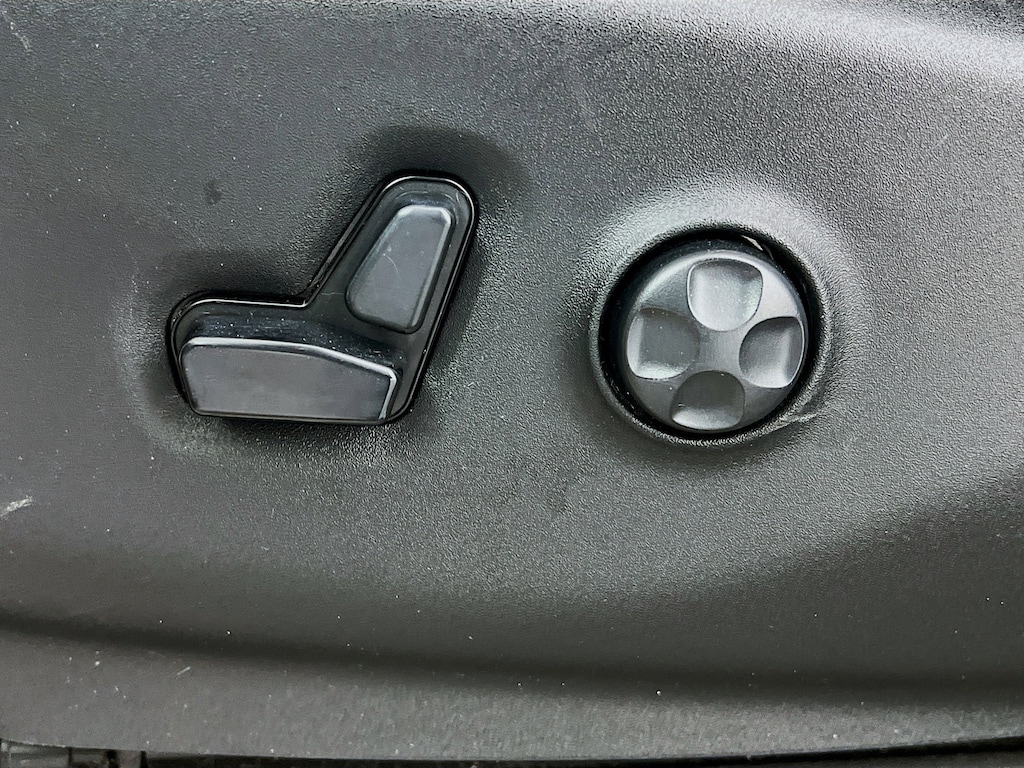 Used 2020 Chrysler Voyager LXI Van Passenger Van