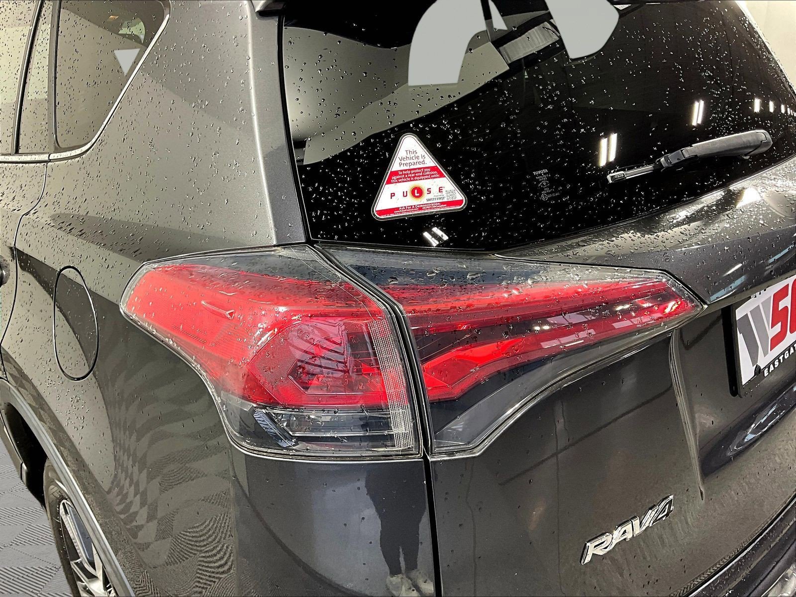 2017 Toyota RAV4 XLE - Photo 20