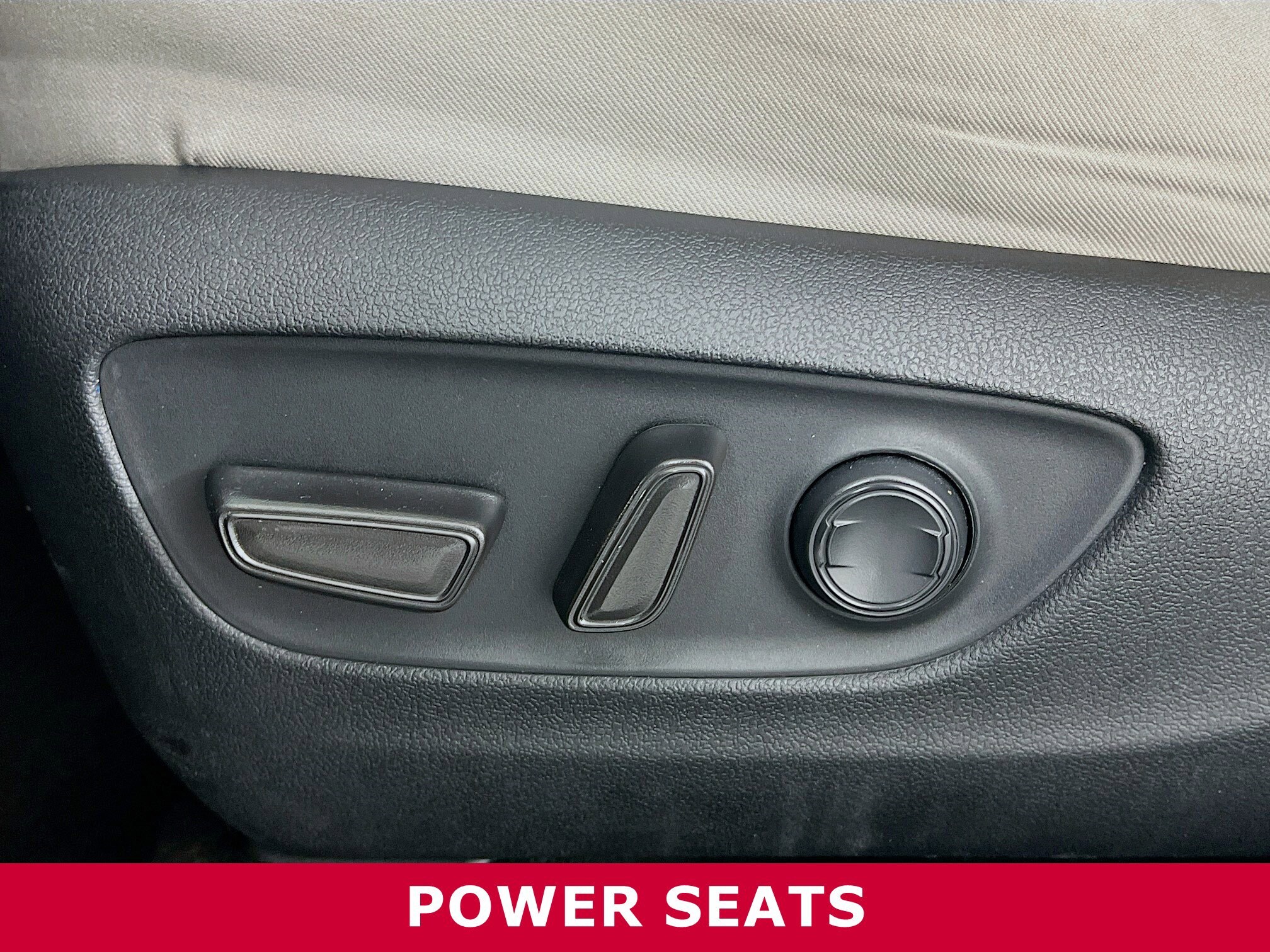 2024 Toyota RAV4 Hybrid XLE photo 4