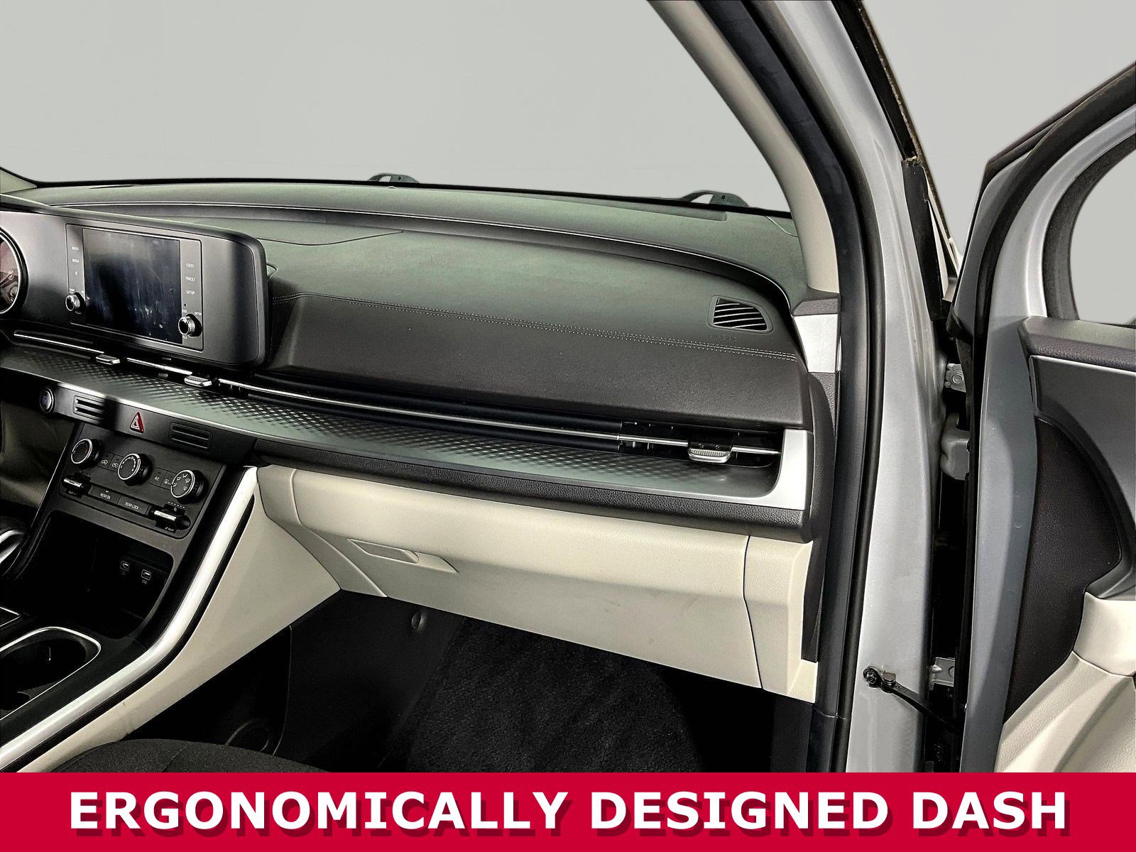 2022 Kia Carnival LX - Photo 27