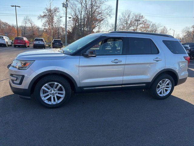 2016 Ford Explorer XLT photo 4