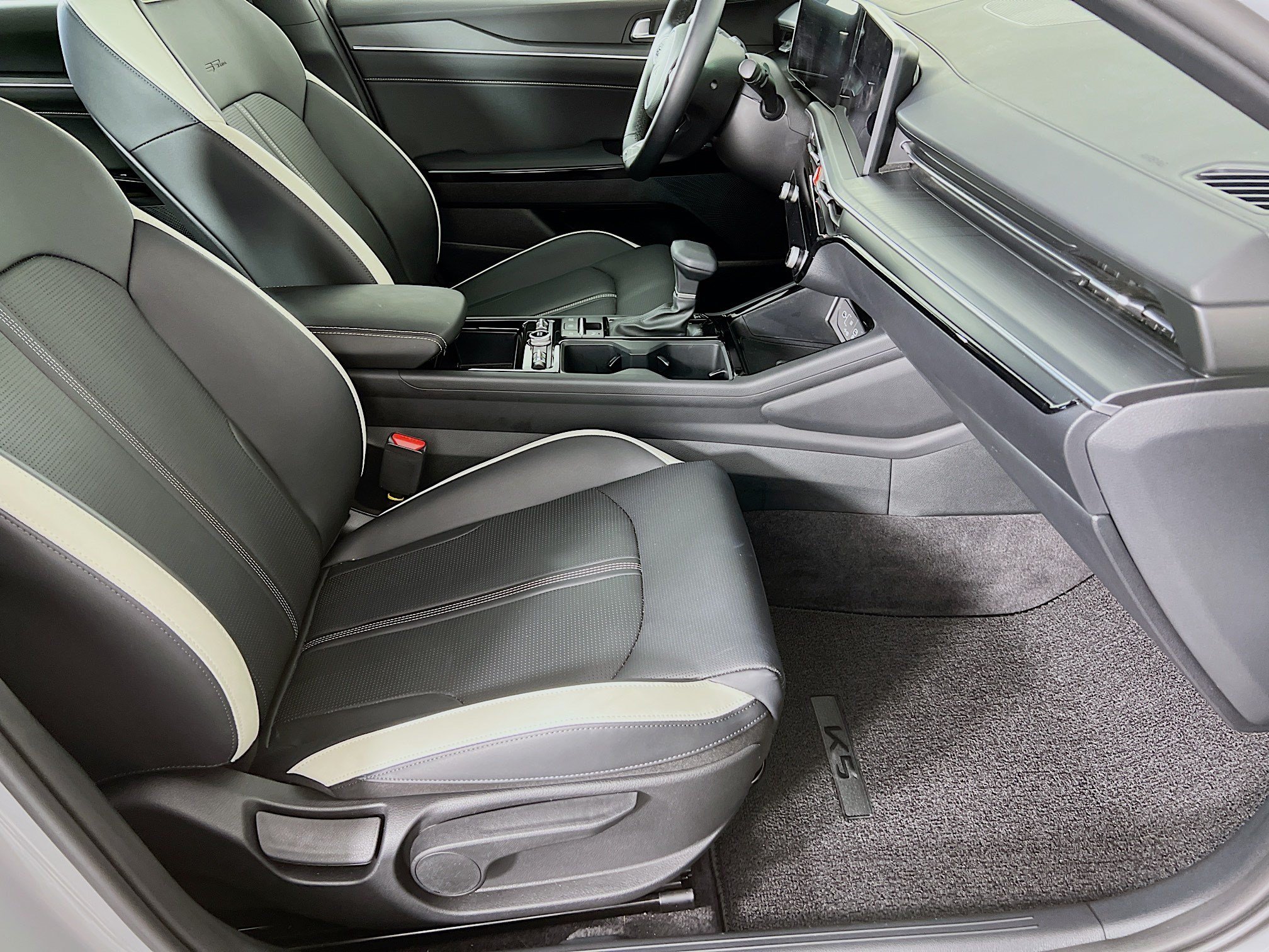 2025 Kia K5 GT-Line - Photo 25