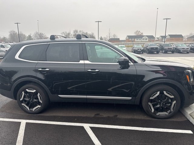 2024 Kia Telluride S photo 2