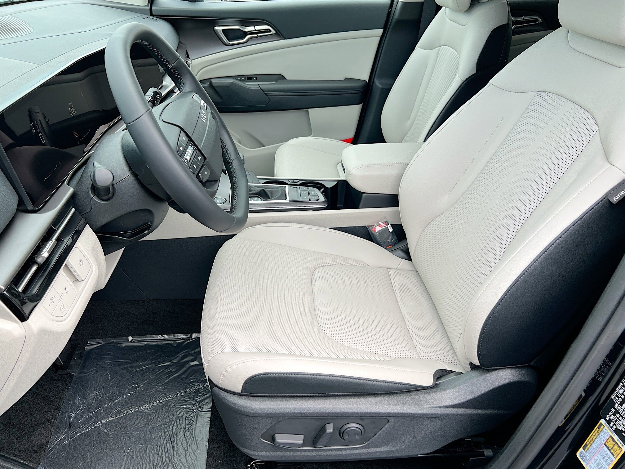 2026 Kia Sportage EX photo 3