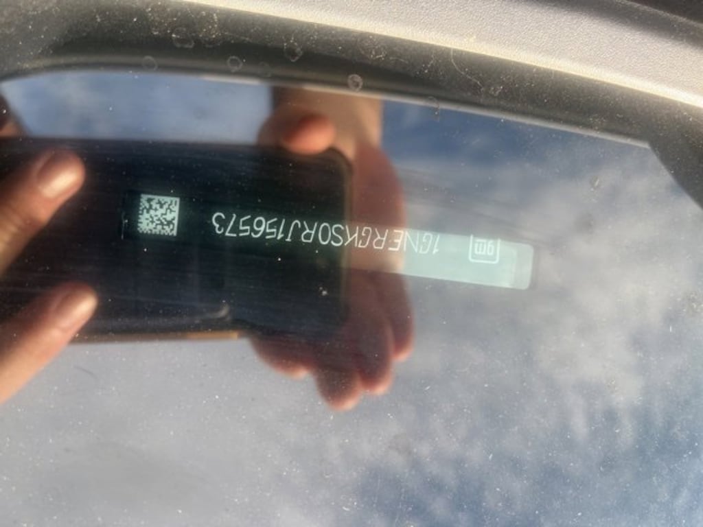 Used 2024 Chevrolet Traverse FWD LT SUV