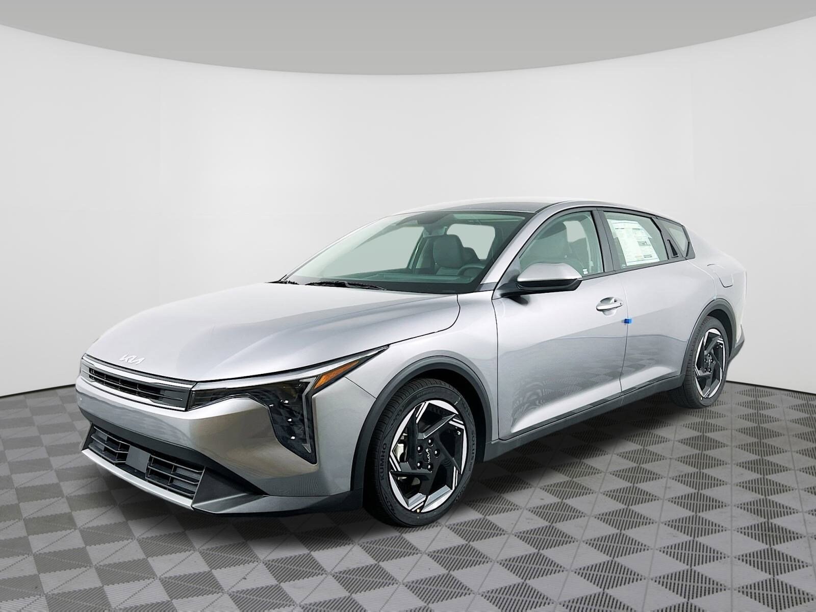2025 Kia K4 EX photo 2
