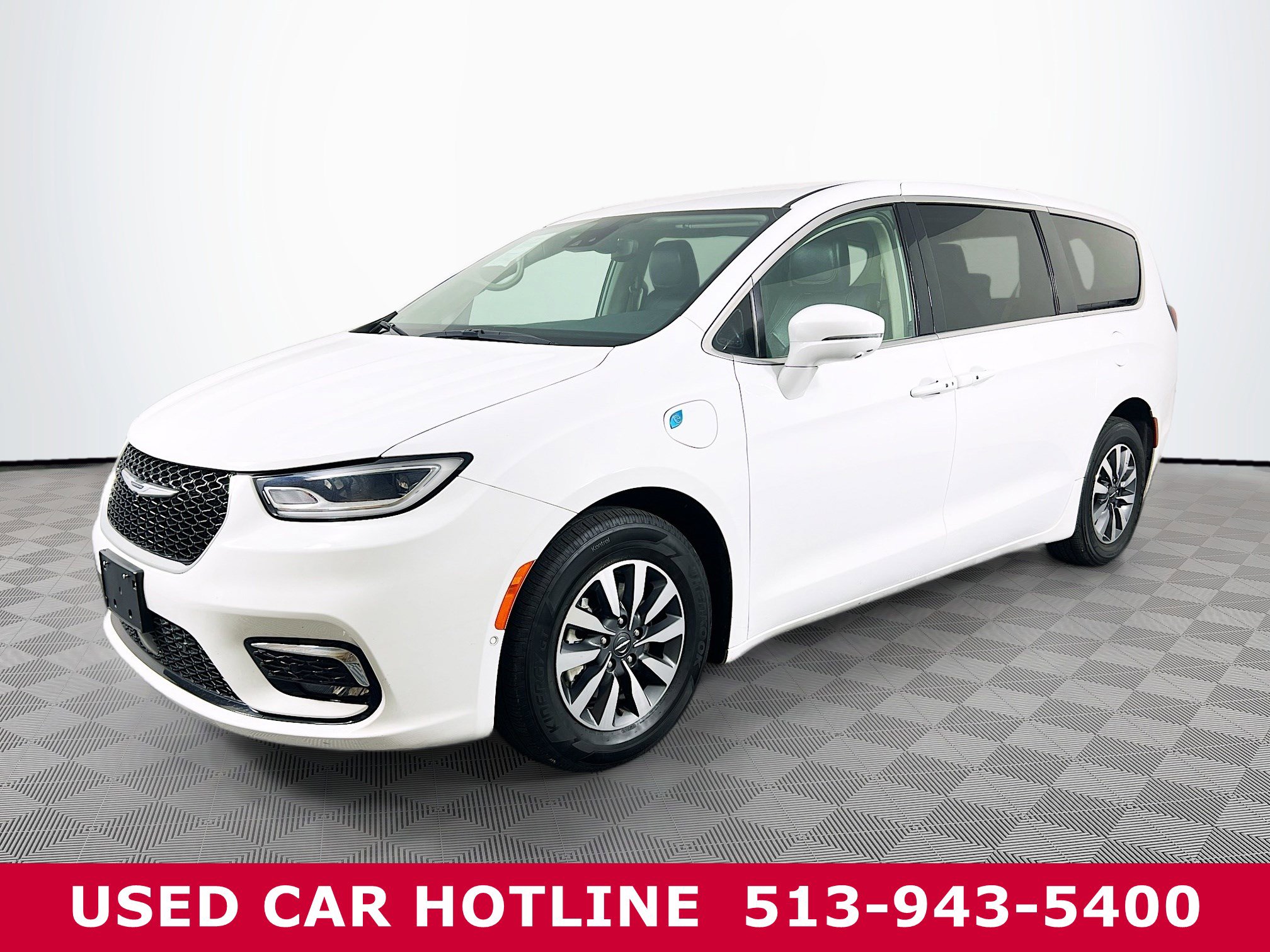 Used 2022 Chrysler Pacifica Hybrid Touring L with VIN 2C4RC1L73NR121406 for sale in Batavia, OH