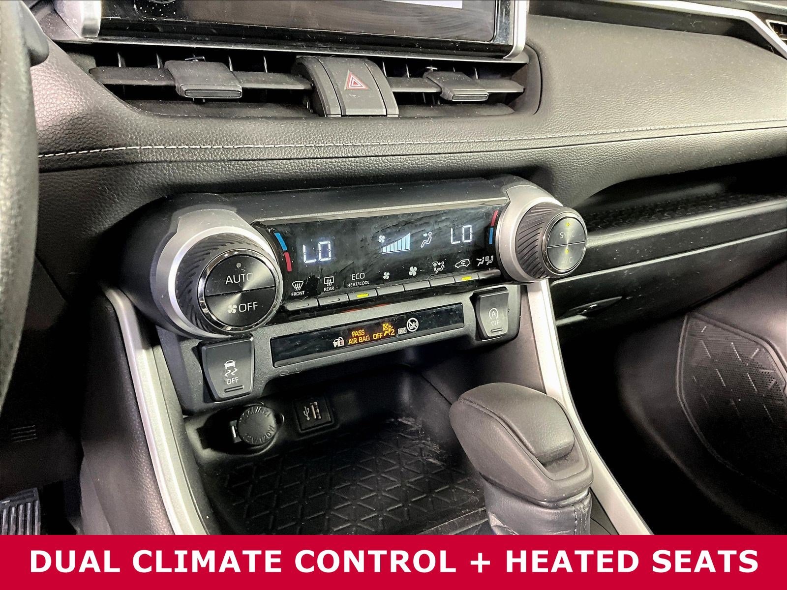2023 Toyota RAV4 XLE - Photo 17