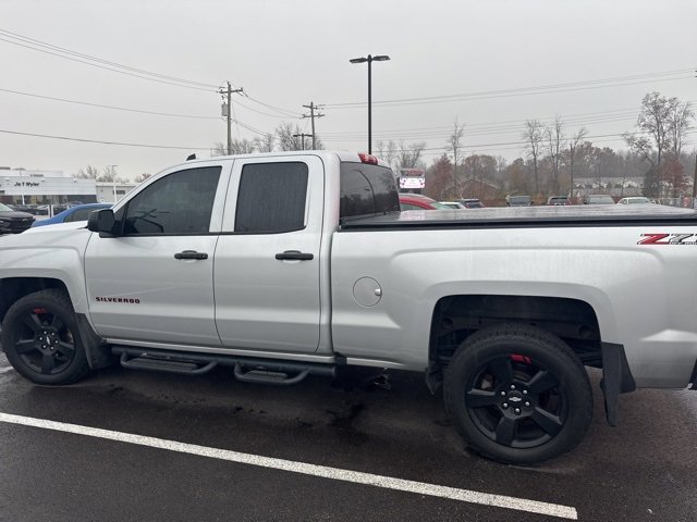 2018 Chevrolet Silverado 1500 LT photo 4
