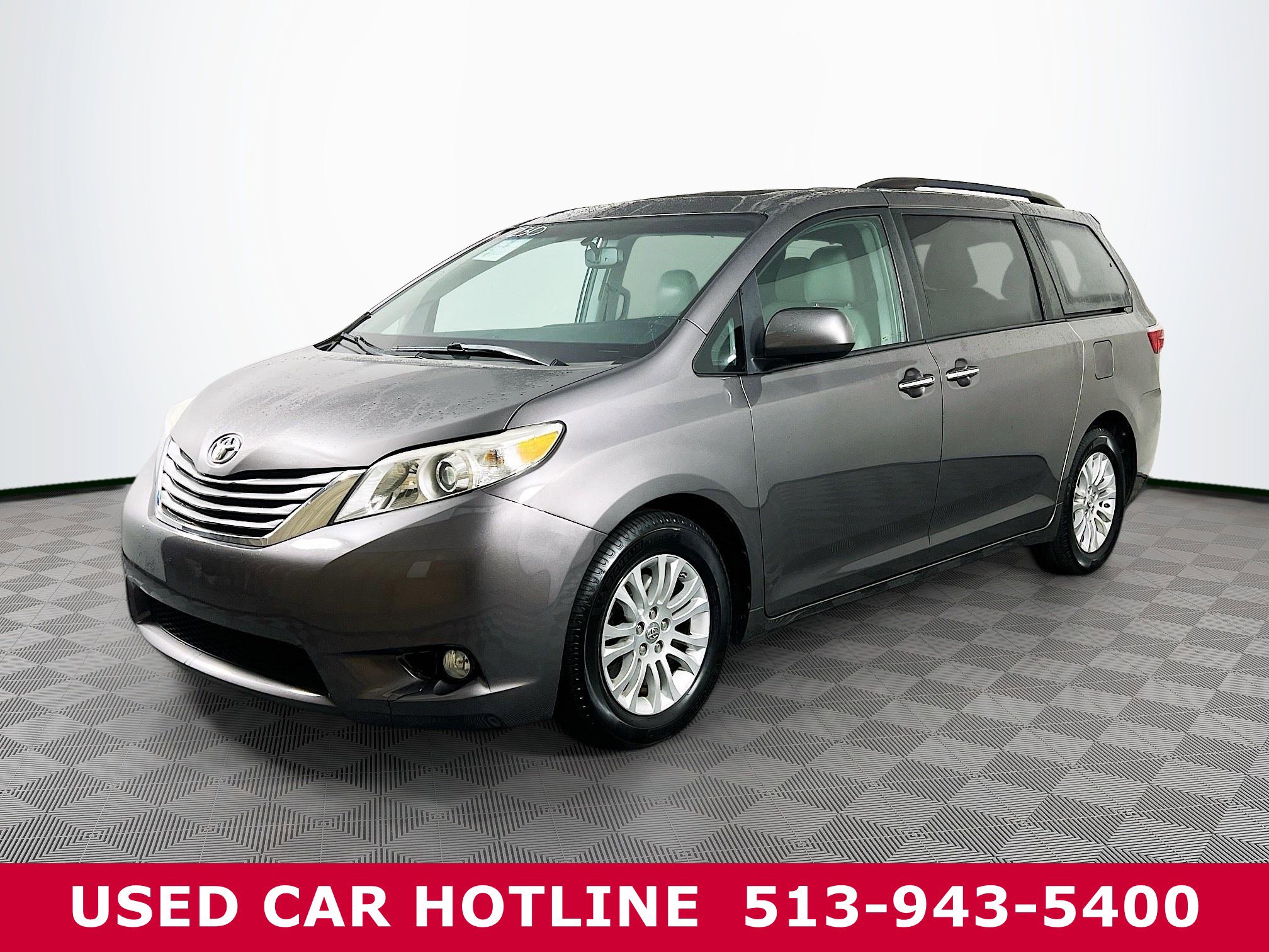 Used 2016 Toyota Sienna XLE Premium with VIN 5TDYK3DC8GS747727 for sale in Batavia, OH