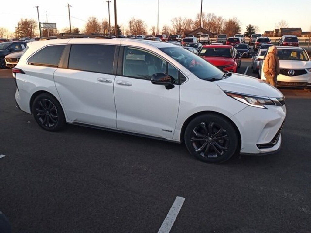 Used 2021 Toyota Sienna XSE Van