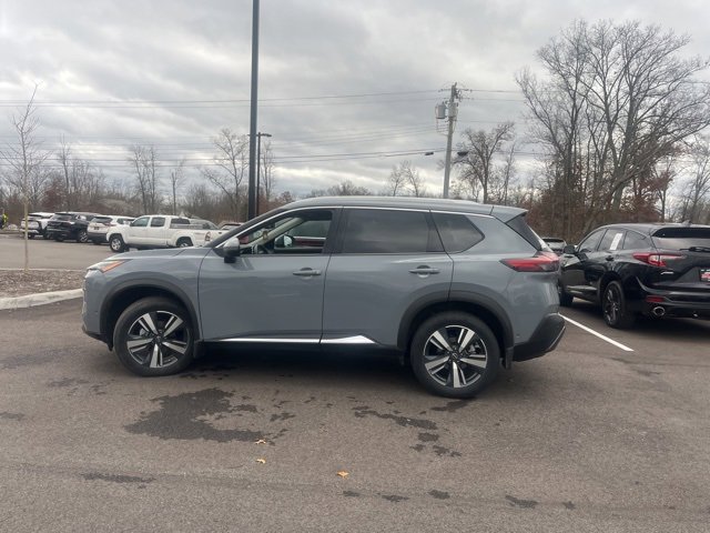 2023 Nissan Rogue SL photo 3