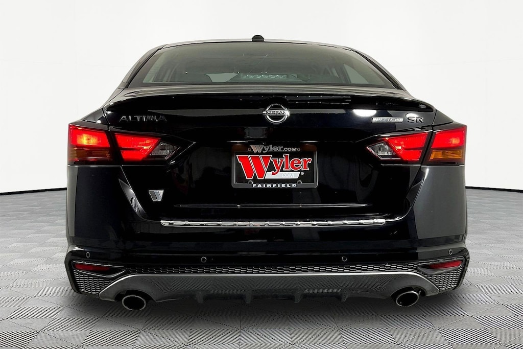 Used 2022 Nissan Altima 2.5 SR Sedan