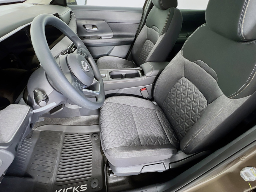 New 2025 Nissan Kicks SV SUV