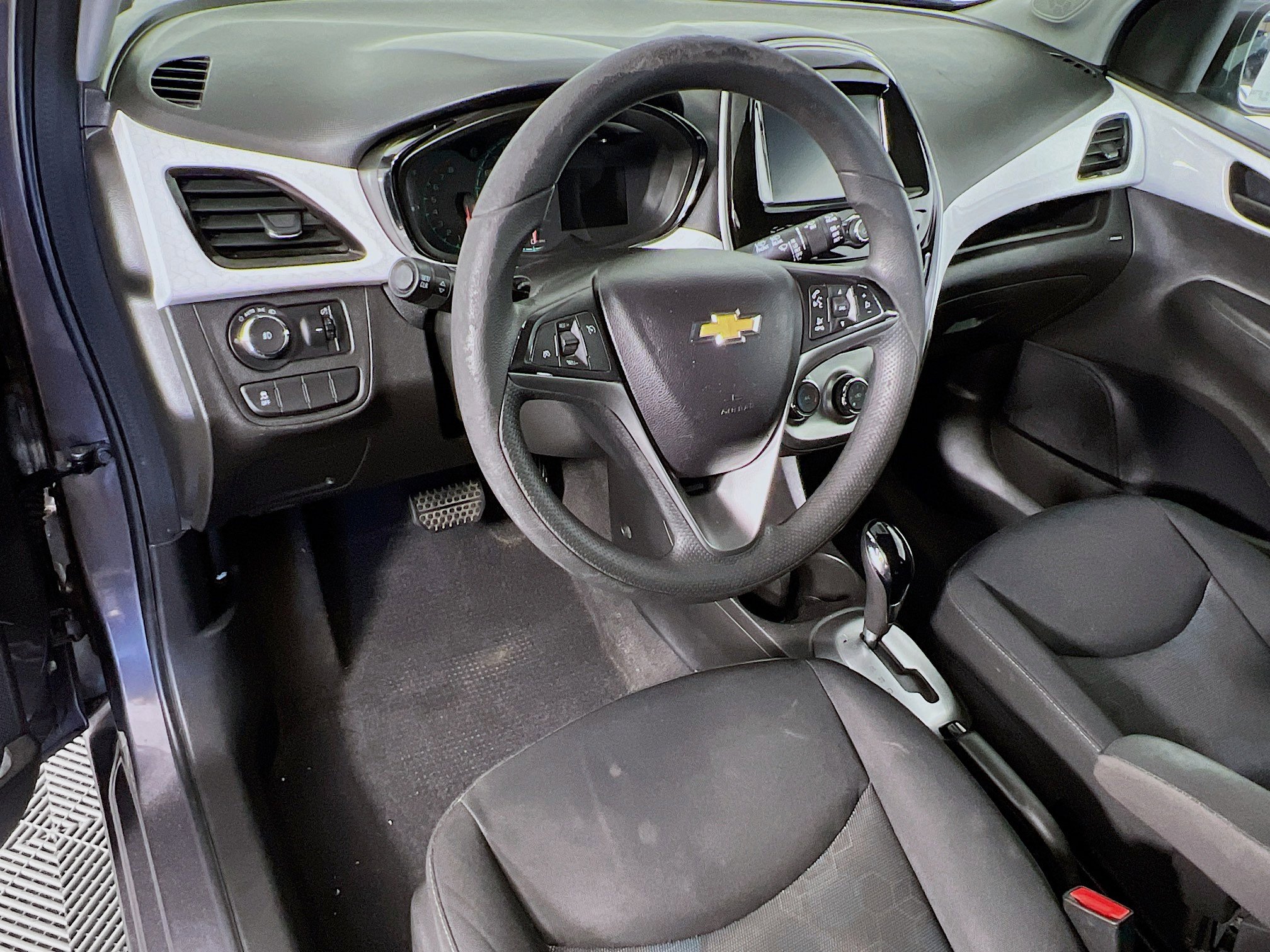 2016 Chevrolet Spark LT photo 4