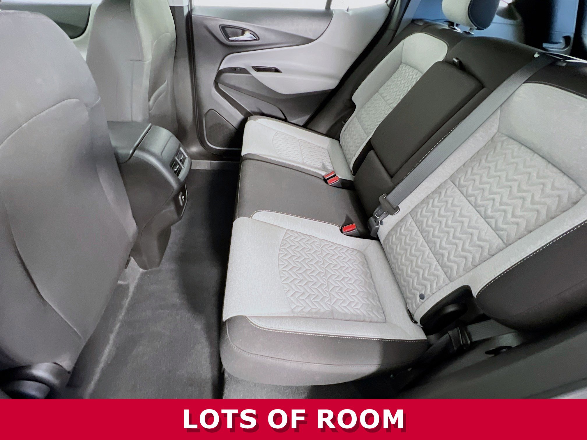 2022 Chevrolet Equinox LS photo 4