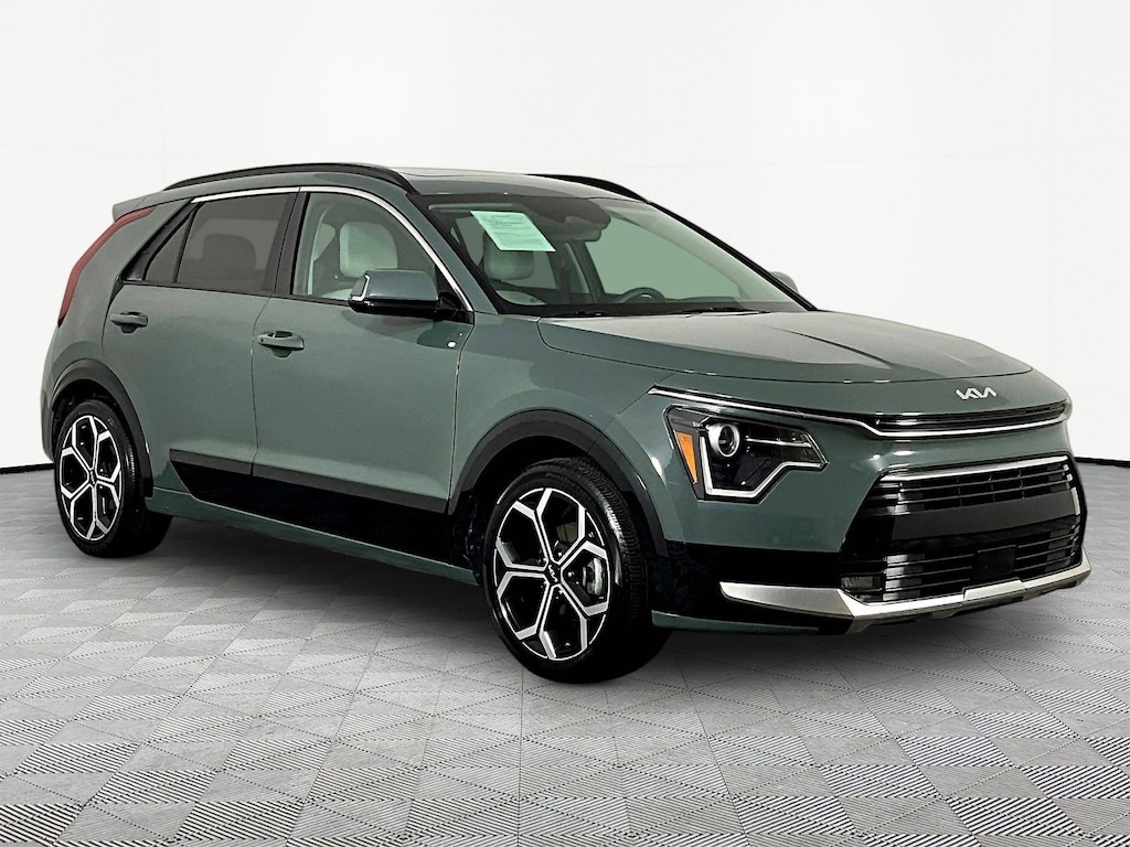 Used 2023 Kia Niro EX Touring SUV