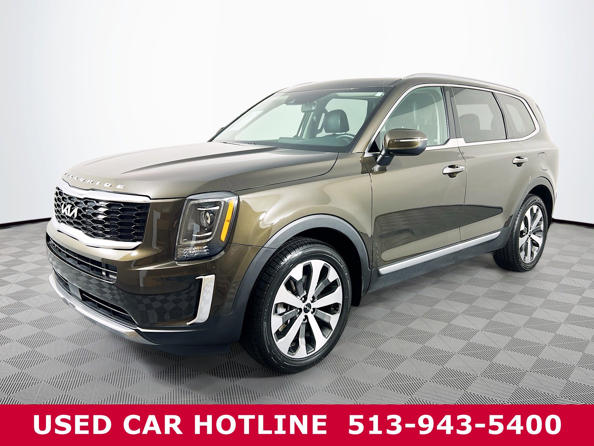 Used 2022 Kia Telluride S with VIN 5XYP64HC2NG210801 for sale in Batavia, OH