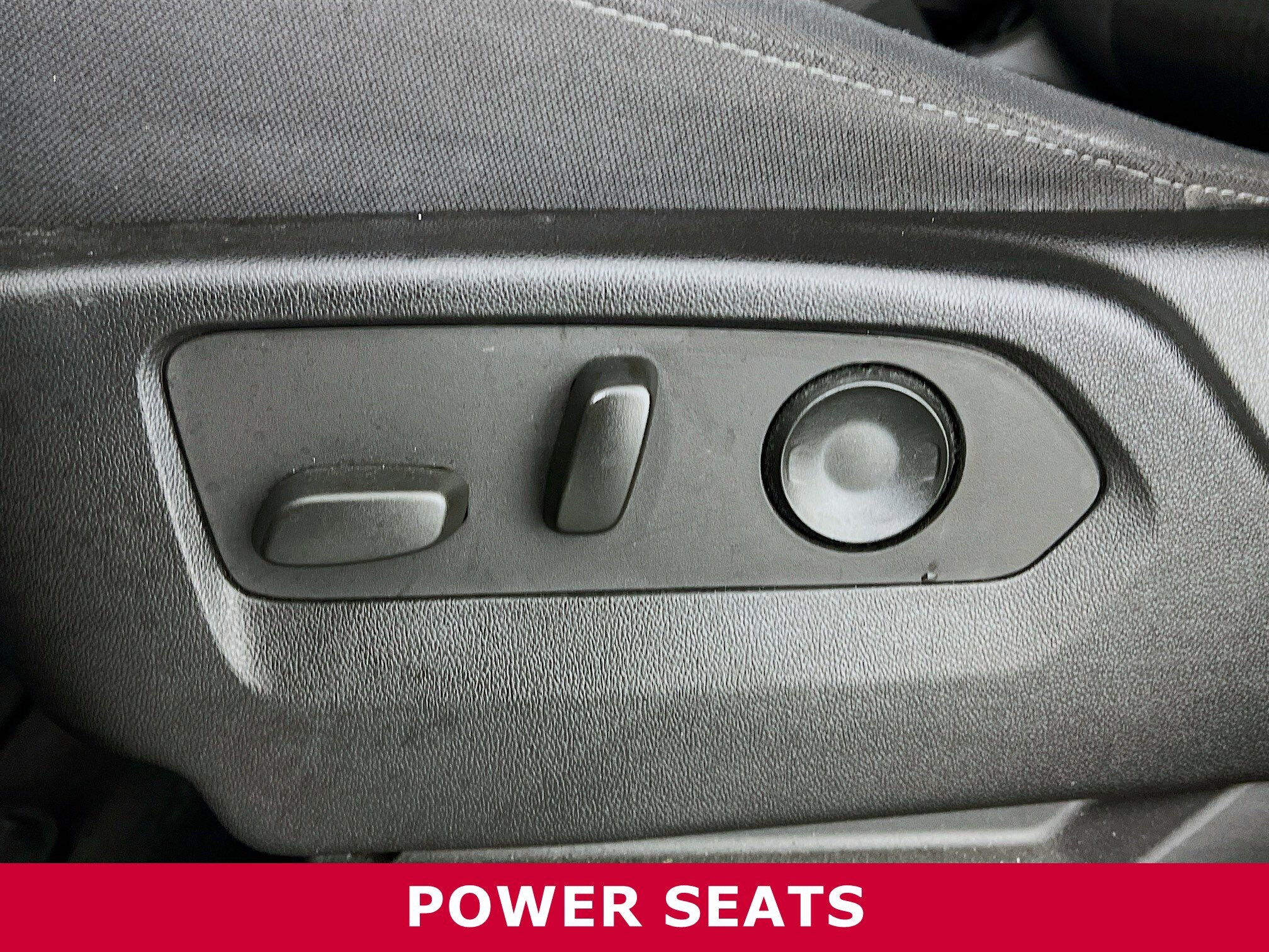 2022 Chevrolet Silverado 1500 Custom photo 3