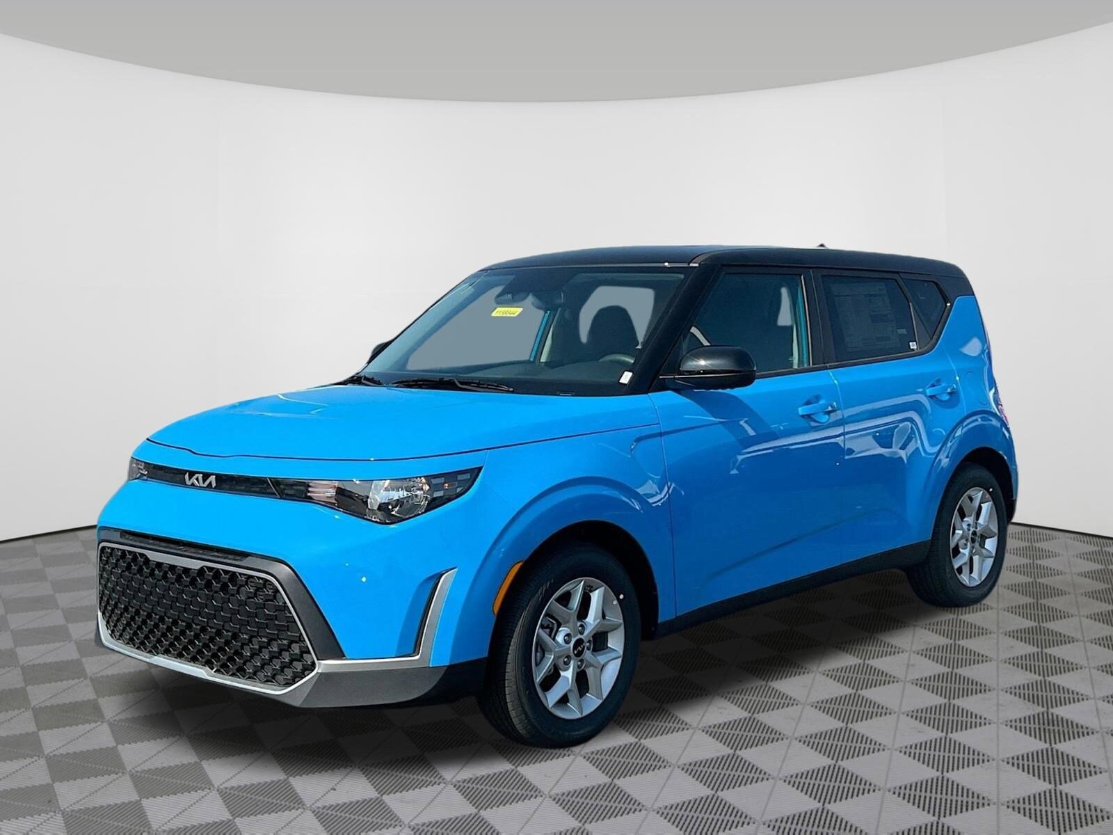 2025 Kia Soul S photo 2