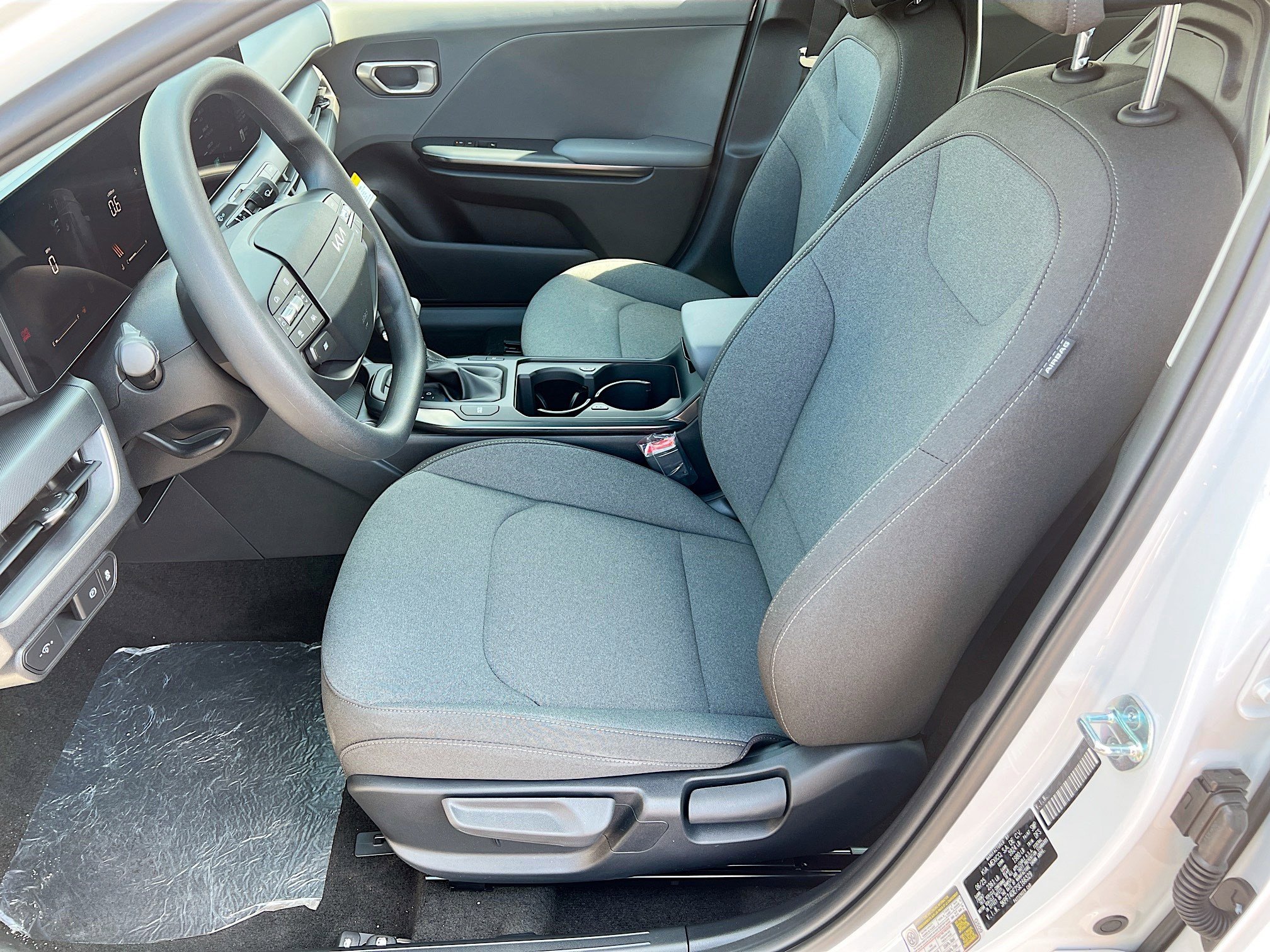 2025 Kia K4 LXS photo 3